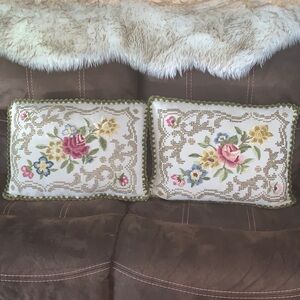 Pair of Vintage crewel needlepoint in Cream and Green